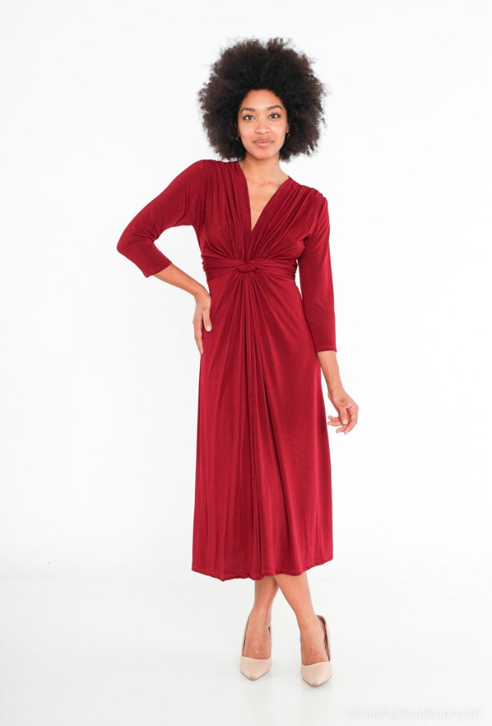 Tummanpunainen Alaine mekko Pariisista. Susanne
