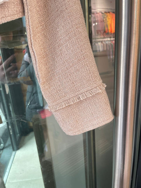 Hapsusomiste Gallia jakun hihassa. Susanne