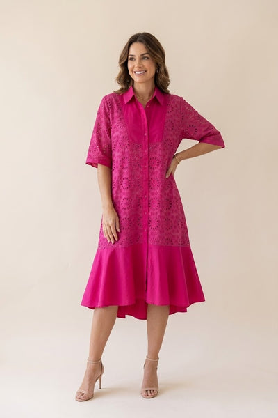 Pinkki Sissella mekko on lyhyempi edestä. Susanne