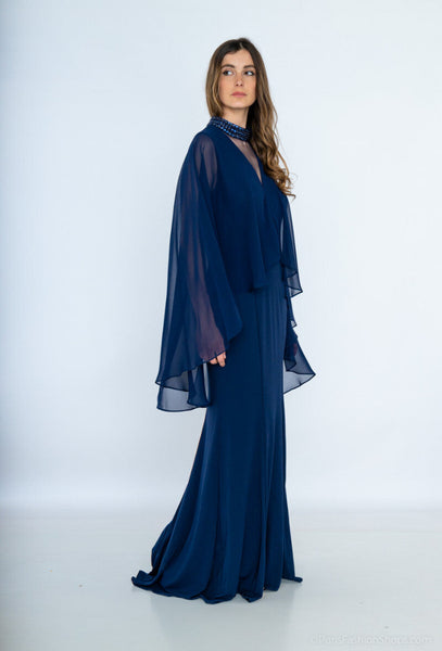 Abigail iltapuvussa upea sifonkinen "viitta" . Susanne