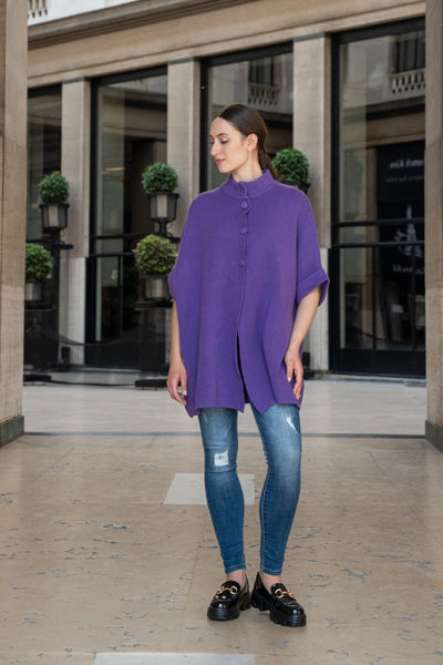 Aubree liivissä edessä nappikiinnitys. Susanne