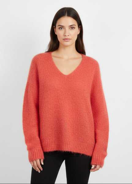 Oranssi  alpakkasekoitteinen Joellen neule on ihanan pehmeä. Susanne