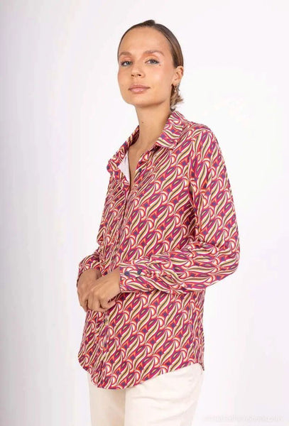 Helppohoitoinen Amice paitis. Susanne