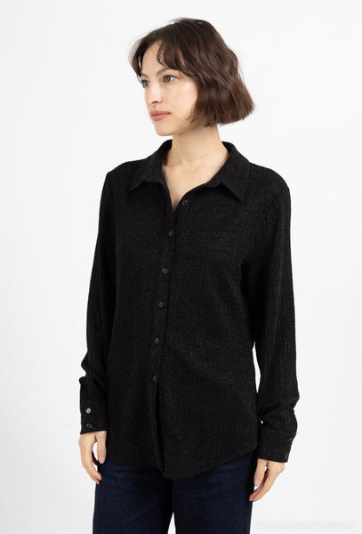 Juhlaan tai arkeenkin. Metallilangalla kuvioitu musta Sophie paitapusero. Susanne