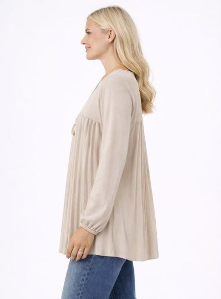 Tallis paita laskeutuu kauniisti. Susanne